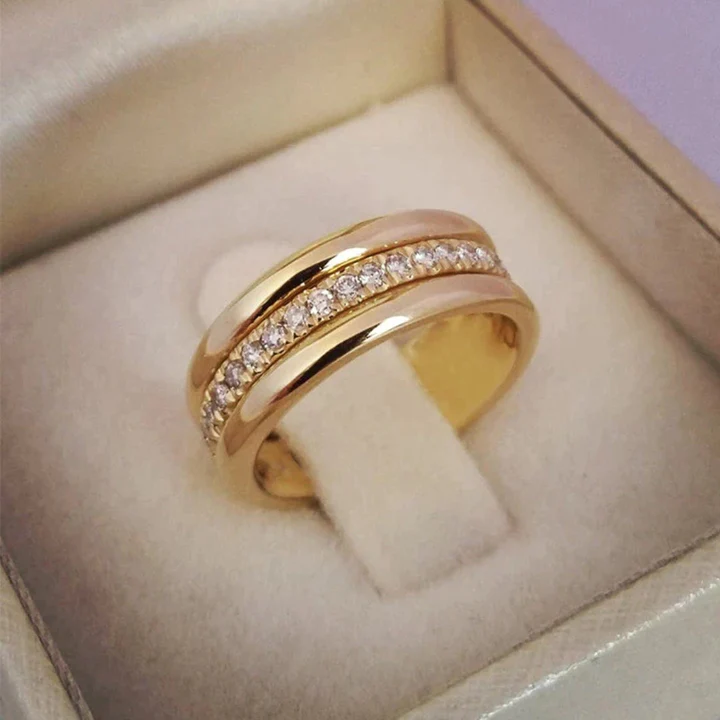 Sarah - Vintage Style Ring with Set Zirconia